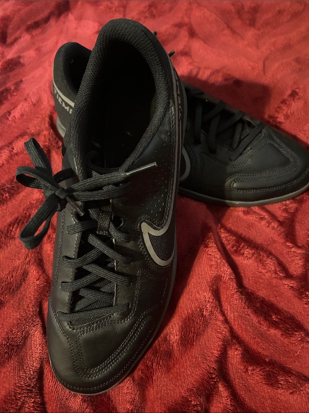 Nike Tiempo Legend Men’s Black Low-Profile Athletic Shoes 9.5